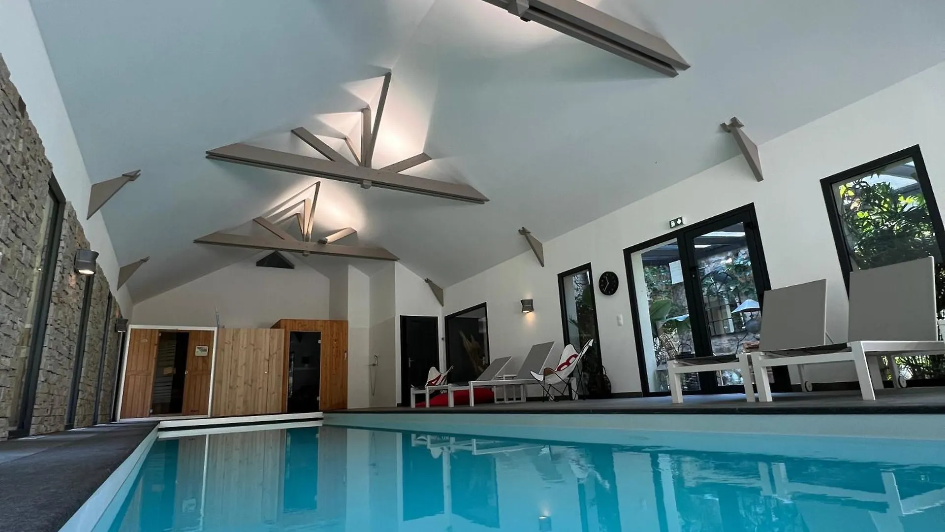 Manoir Des Eperviers Bed & Breakfast Queven