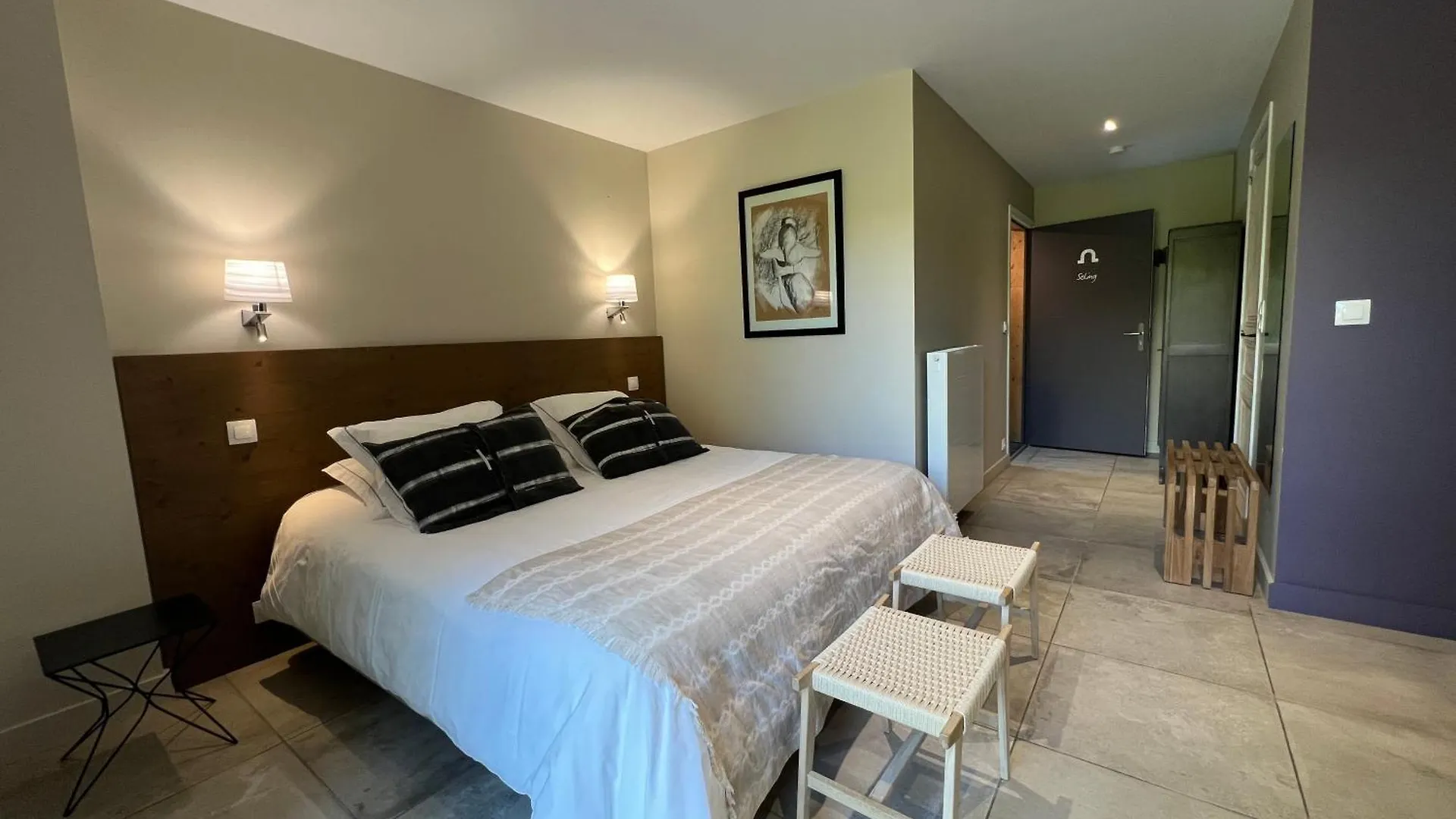 Manoir Des Eperviers Bed & Breakfast Queven