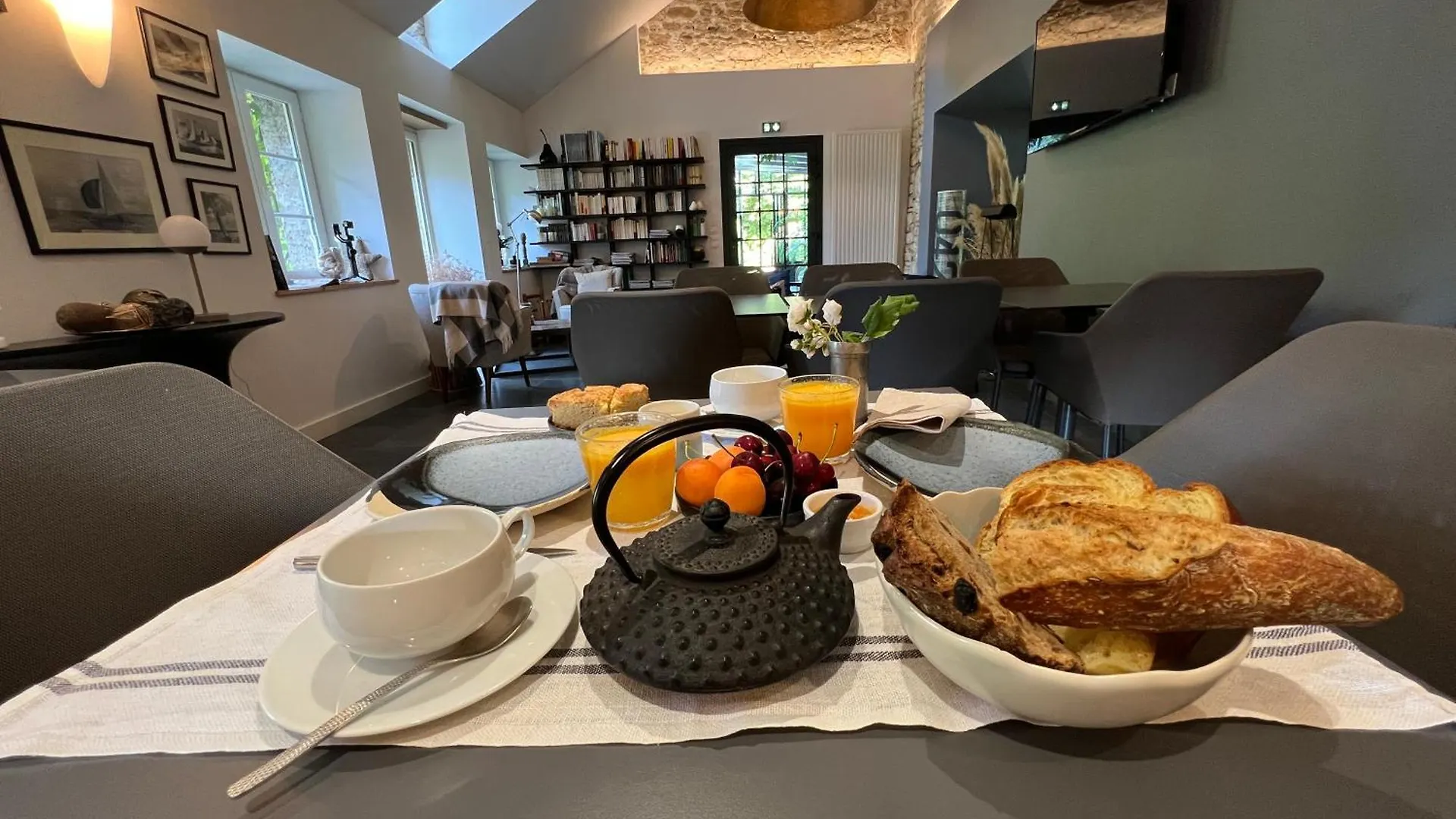 Manoir Des Eperviers Bed & Breakfast Queven France