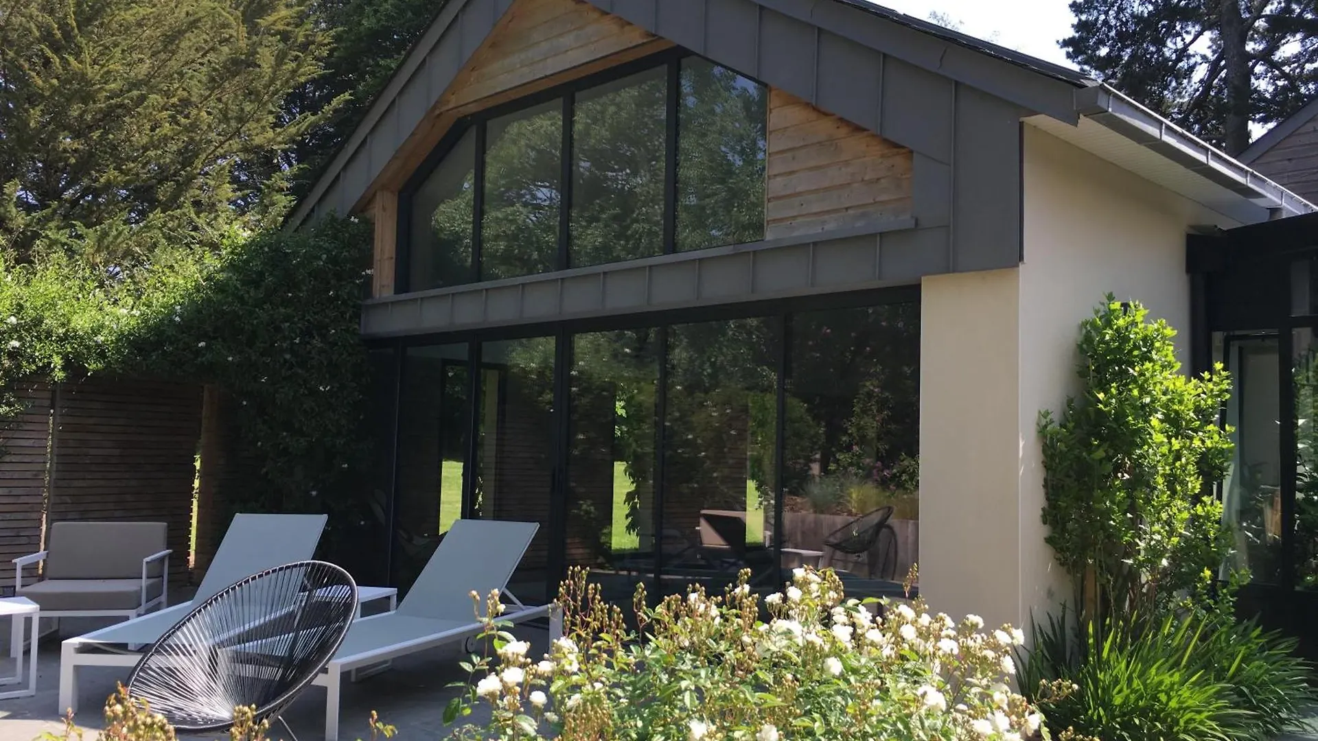 Manoir Des Eperviers Bed & Breakfast Queven 4*,