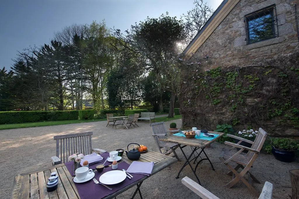 Manoir Des Eperviers Bed & Breakfast Queven France