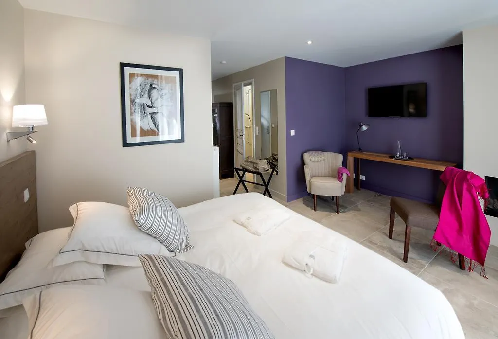 Manoir Des Eperviers Bed & Breakfast Queven