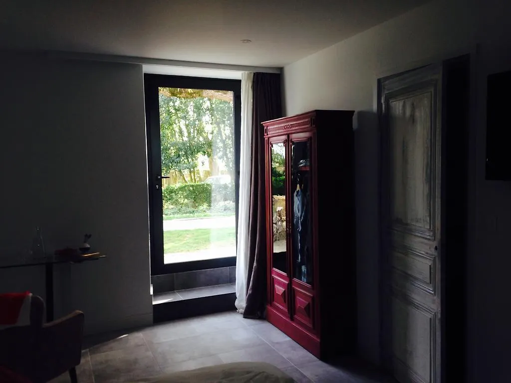 Manoir Des Eperviers Bed & Breakfast Queven