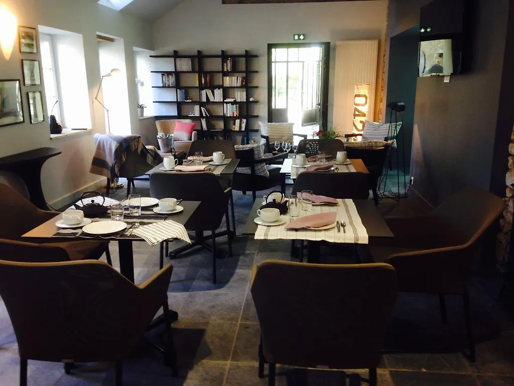 Manoir Des Eperviers Bed & Breakfast Queven