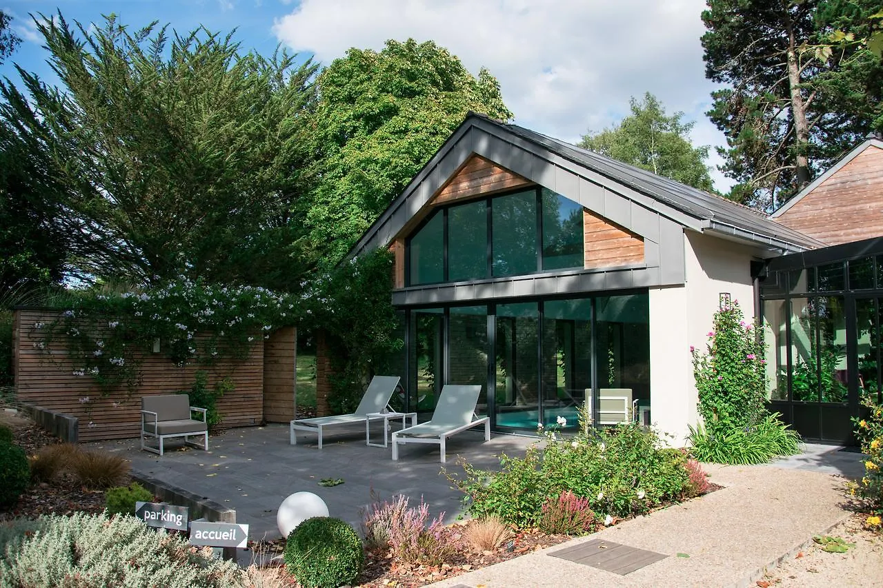 Manoir Des Eperviers Bed & Breakfast Queven 4*,  France